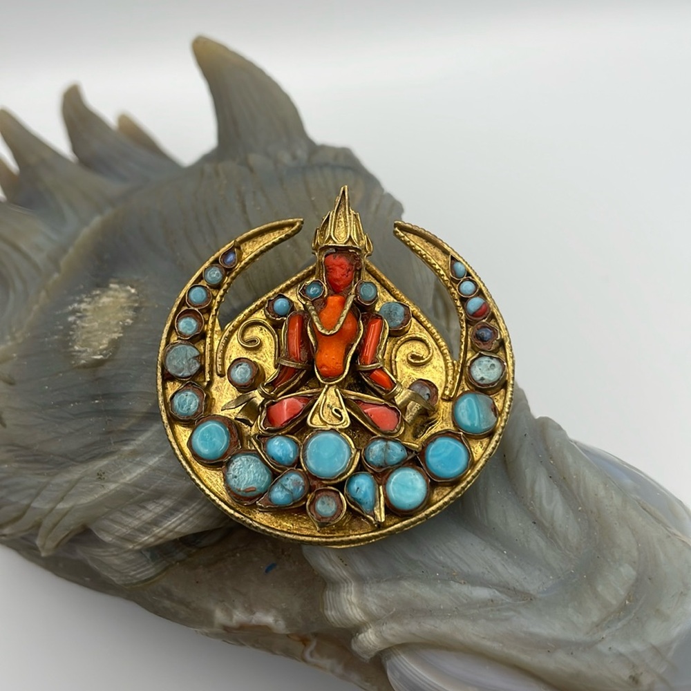 Tibetan antique Buddha brooch